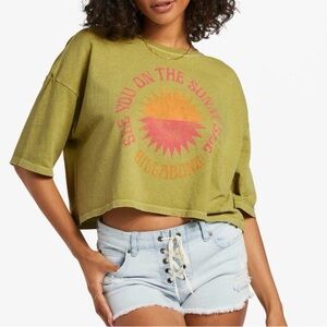 NWT Billabong Greenish True Boy Cropped Graphic Tee with Coral Sun